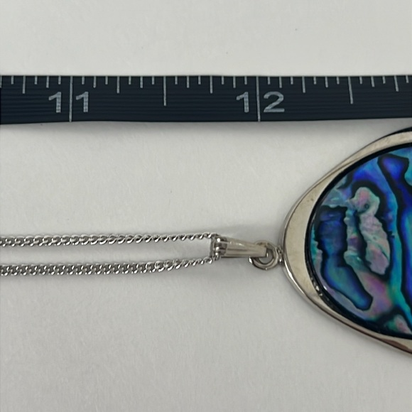 Ariki Paua Shell Palladium Plate Necklace & Pendant from New Zealand - Picture 8 of 9